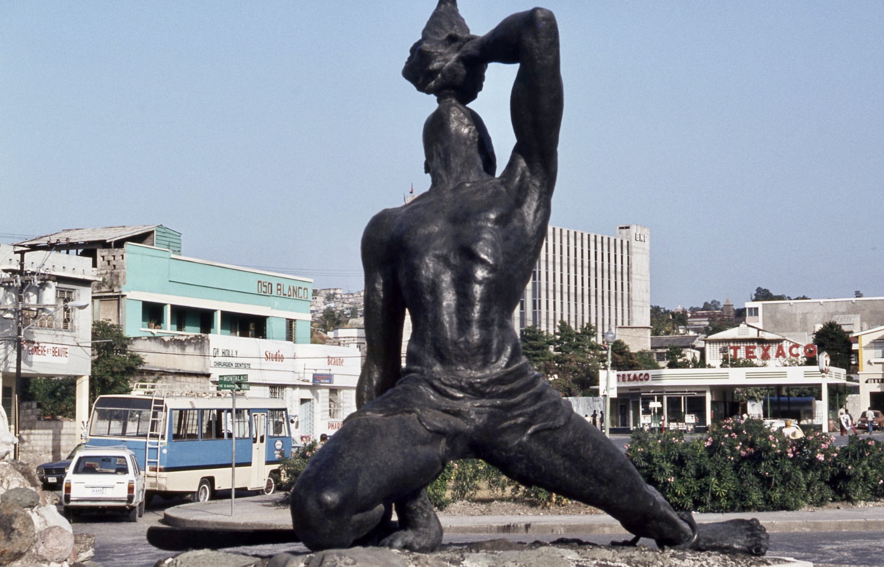 Crédits photo : Haiti Port au Prince -Werner Bayer domaine public